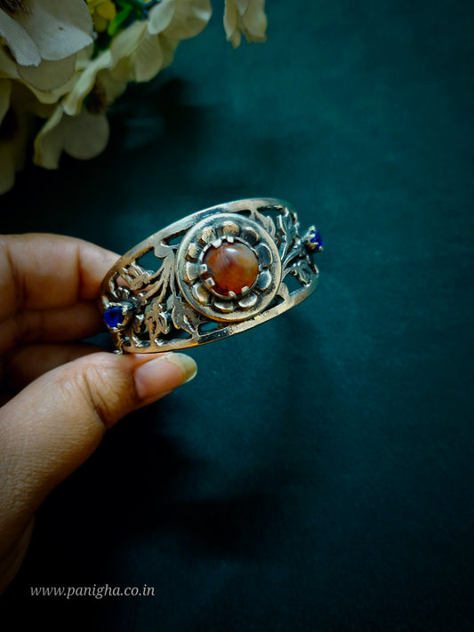 Naqsh-e-Gul (Zard- Neel) - Vintage Afghan Bangle